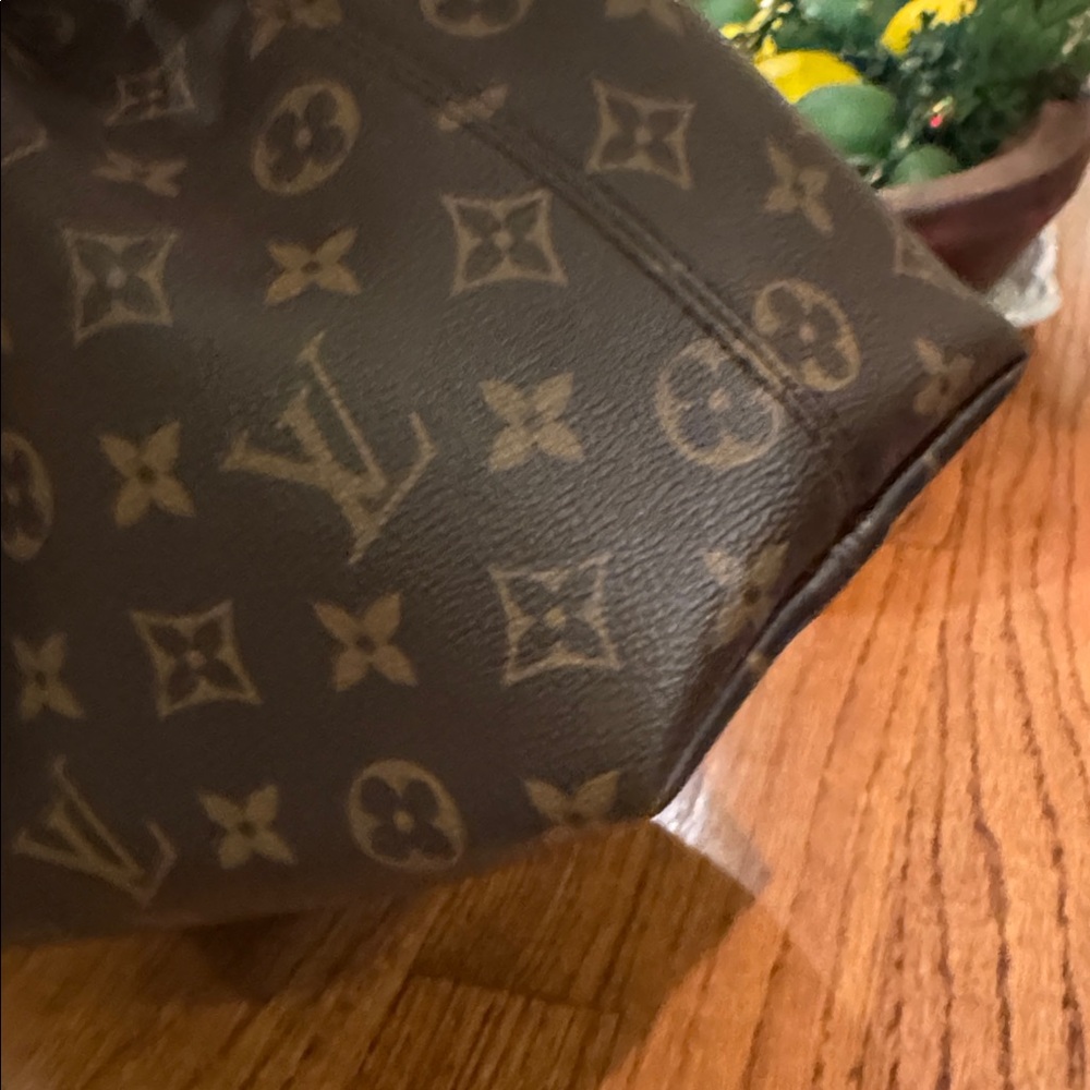 Louis Vuitton Brown Monogram Shoulder Bag - Picture 2 of 4